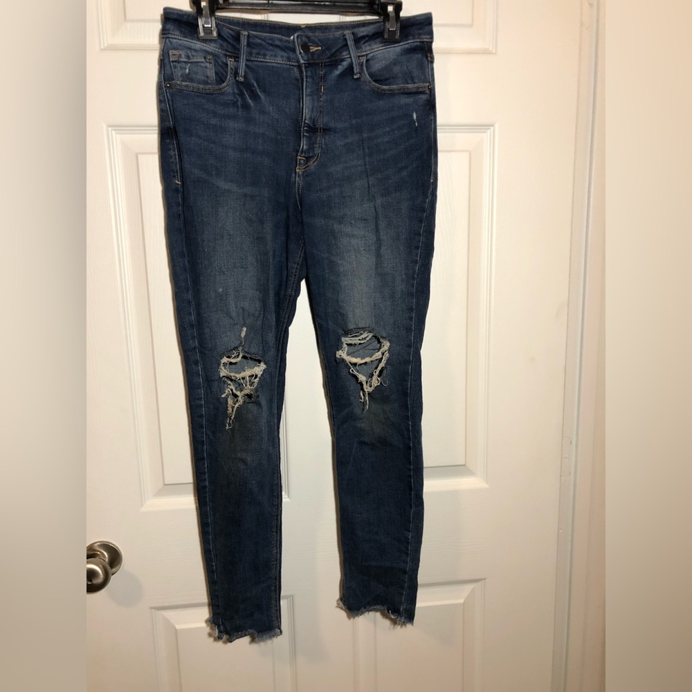 Ripped high waisted jeans